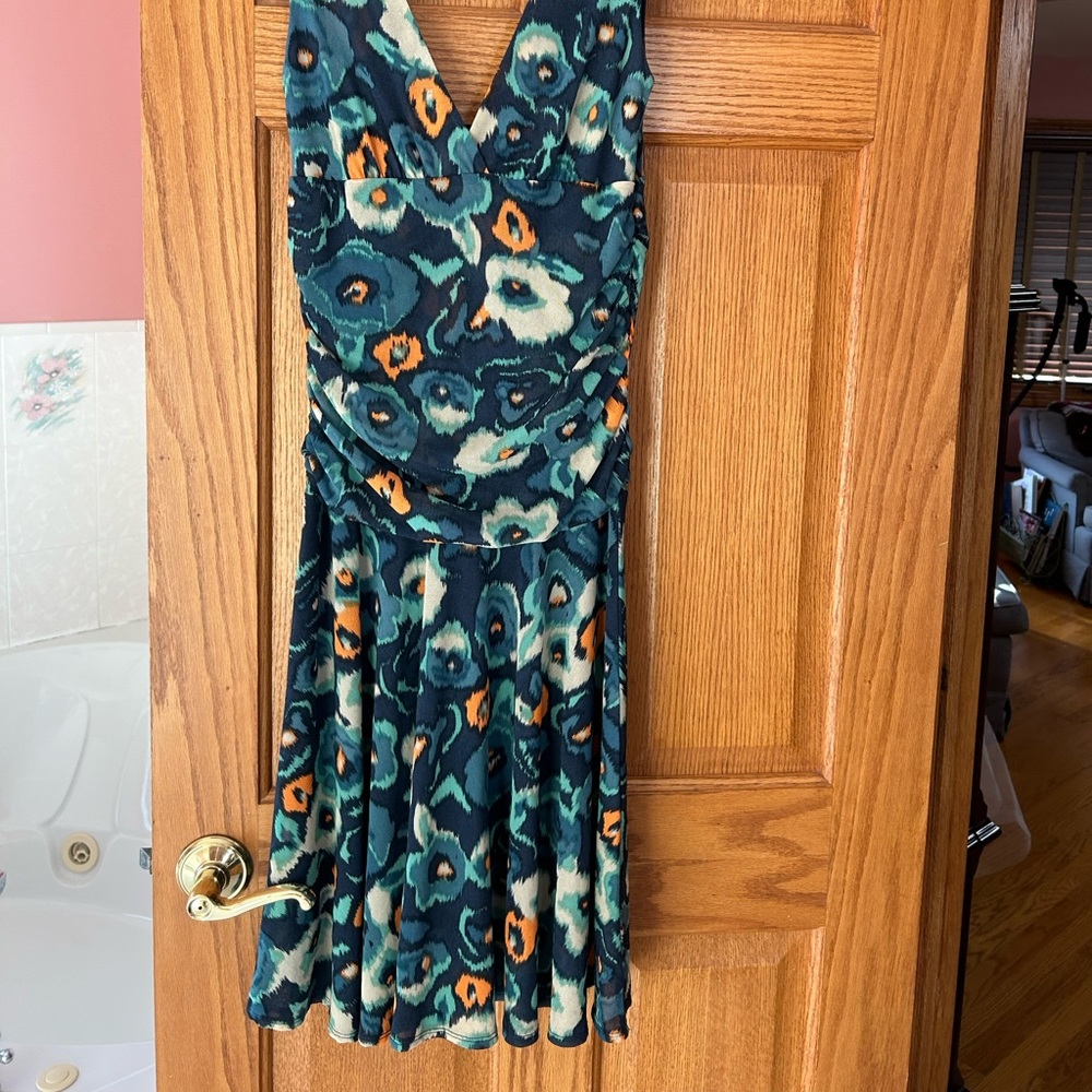 Arden B size Medium. Flattering dress